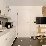 Ravecca Luxury - In The Heart Of Center