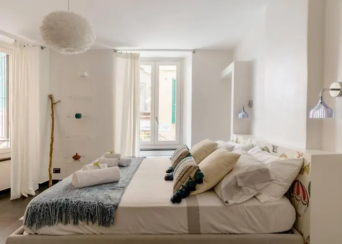 Ravecca Luxury - In The Heart Of Center