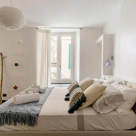 Ravecca Luxury - Centre - Italy Flat Vacation