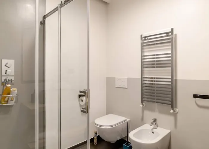 Ravecca Luxury - In The Heart Of Center Janov