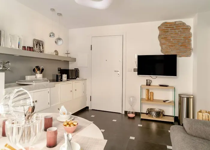 Ravecca Luxury - In The Heart Of Center Génova